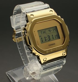 Zegarek męski G-Shock GM-5600SG-9ER. Koperta zegarka Casio G-shock GM-5600SG-9ER w kolorze złotym. Zegarek idealny na prezent. Zloty zegarek dla faceta (3).jpg