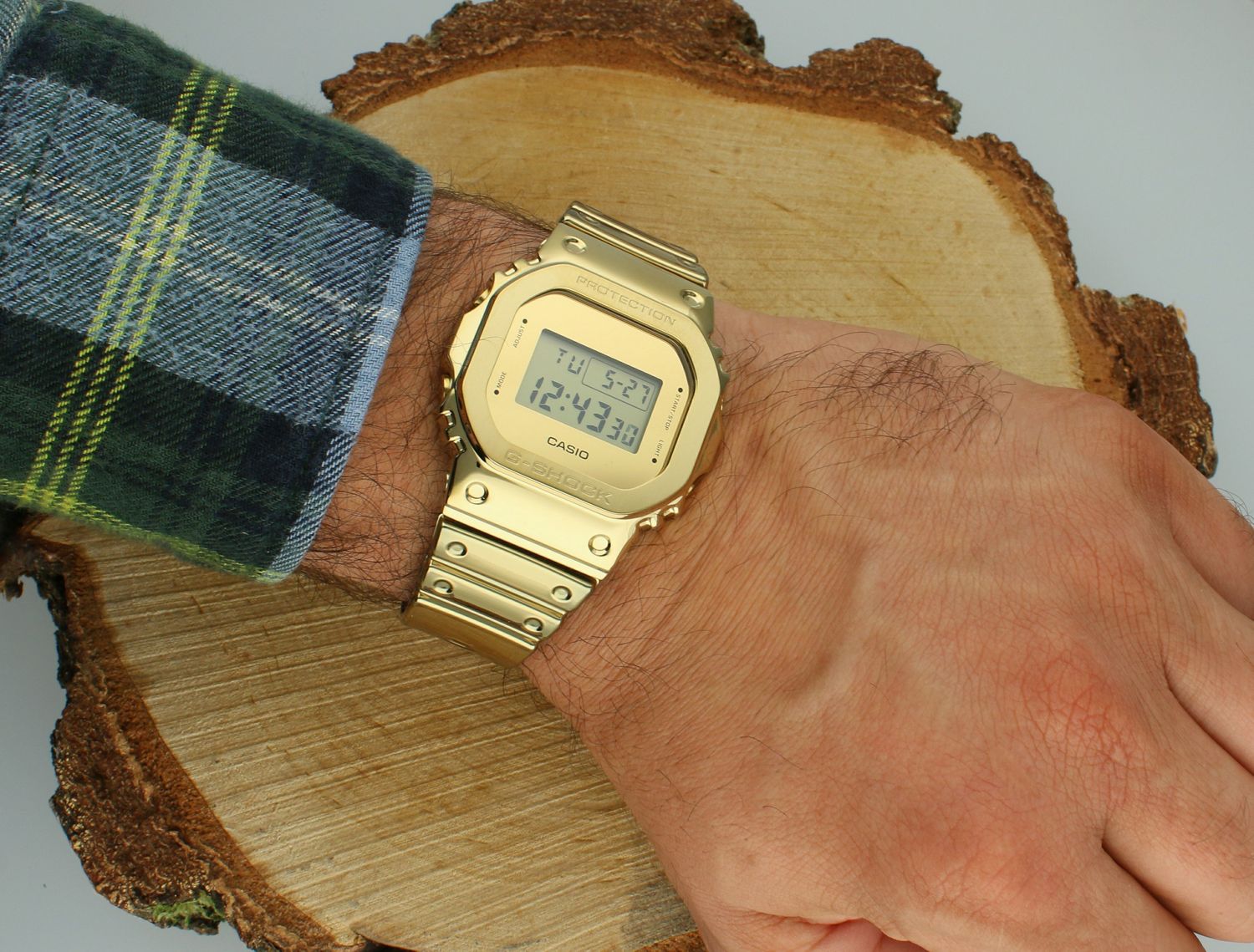 Zegarek G-SHOCK Casio GM-5600YMG-9ER – Fine Metallic, 200M, stoper, alarm, LED.jpg