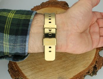 Casio G-SHOCK GM-5600YMG-9ER z serii Fine Metallic – stalowa koperta, 200M, alarmy, stoper, timer, podświetlenie LED. Wstrząsoodporny, idealny na ekstremalne warunki. Grawer gratis! (1).jpg