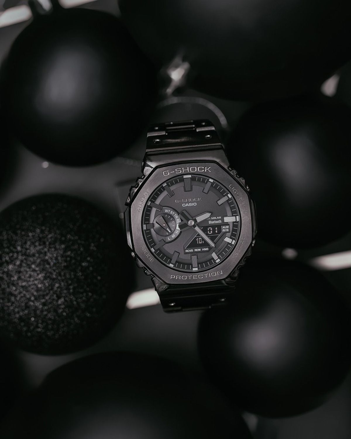 Zegarek męski Casio G-SHOCK GM-B2100BD-1AER Full Metal Bluetooth Tough Solar 200M Czarny (2).jpg