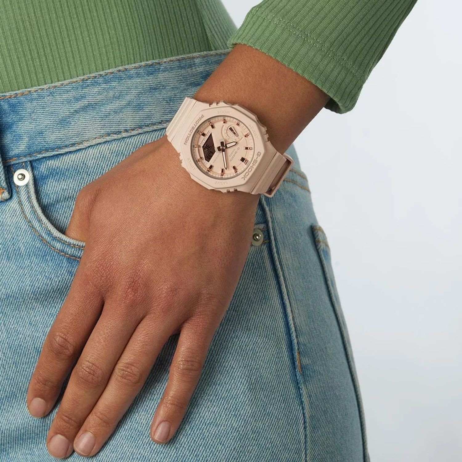 Zegarek damski Casio G-Shock GMA-S2100-4AER beżowy (4).jpg