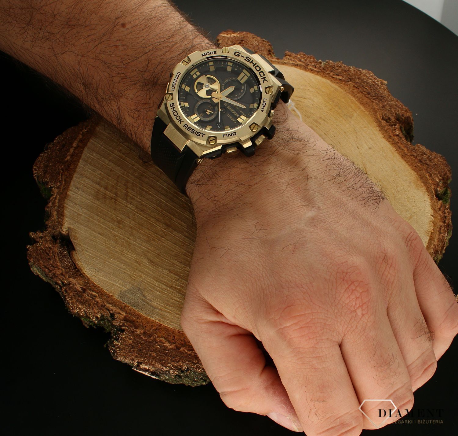 Zegarek męski G-SHOCK Casio G-STEEL BLUETOOTH SYNC GST-B100GB-1A9ER. Mechanizm solarny, który napędza ten G-SHOCK GST-B100GB-1A9ER, to rozwiązanie nie tyle nowoczesne, co bardzo praktyczn.jpg