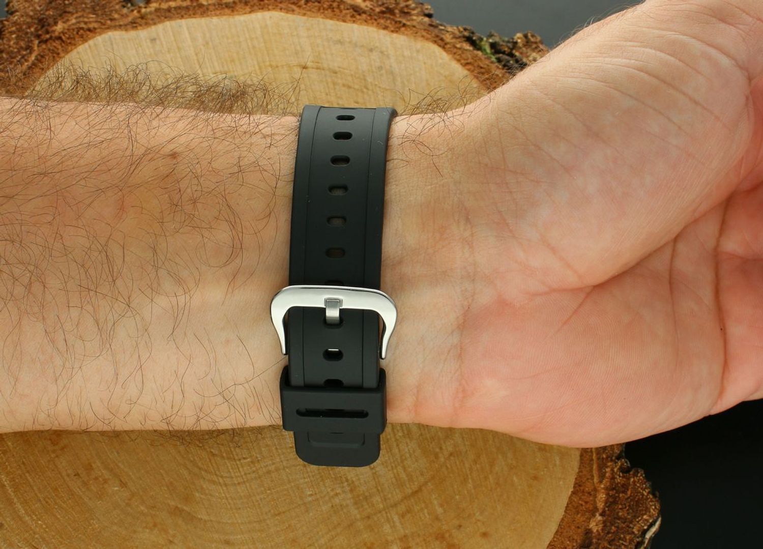 G-SHOCK GW-5000U-1ER – kultowy zegarek z ładowaniem solarnym i synchronizacją atomową. Cyfrowy wyświetlacz, podświetlenie Auto Illuminator, wodoszczelność 200M i odporność na wstrząsy. Sprawdź ofertę!1.jpg