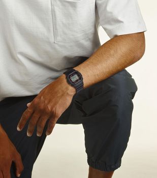 Zegarek męski Casio G-SHOCK GW-M5610-1ER z solarnym zasilaniem (1).jpg