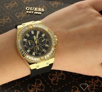 Damski zegarek Guess VENUS GW0118L1 w czarno złotej kolorystyce to propozycja dla wszystkich tych, którzy nie chcą pozostać niezauważeni.jpg