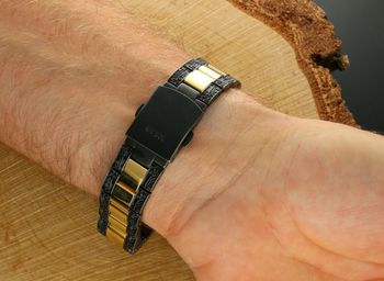 Zegarek unisex Guess Gilded GW0303L1 – czarno-złoty, ornamentowy design zapięcie.jpg