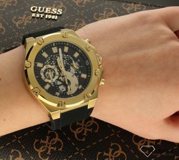 Zegarek męski GUESS GW0334G2 w czarno złotej kolorystyce to propozycja dla wszystkich tych, którzy nie chcą pozostać niezauważeni.jpg