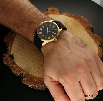 Zegarek męski Guess Charter GW0362G3. Koperta wykonana ze stali szlachetnej wraz z paskiem silikonowym tworzą nowoczesny zegarek Guess Phoenix GW0362G3. Czarną tarczę ze złotymi wskazówkami pokryto szkiełkiem mineralnym dla och.jpg