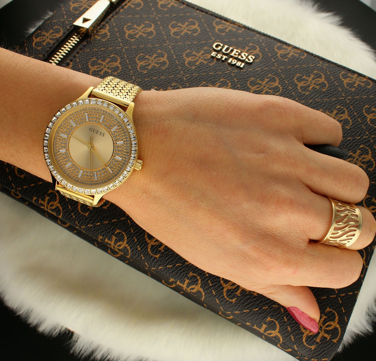 Zegarek damski Guess Work Life 'Złoty z kryształem' GW0402L2 (2).jpg