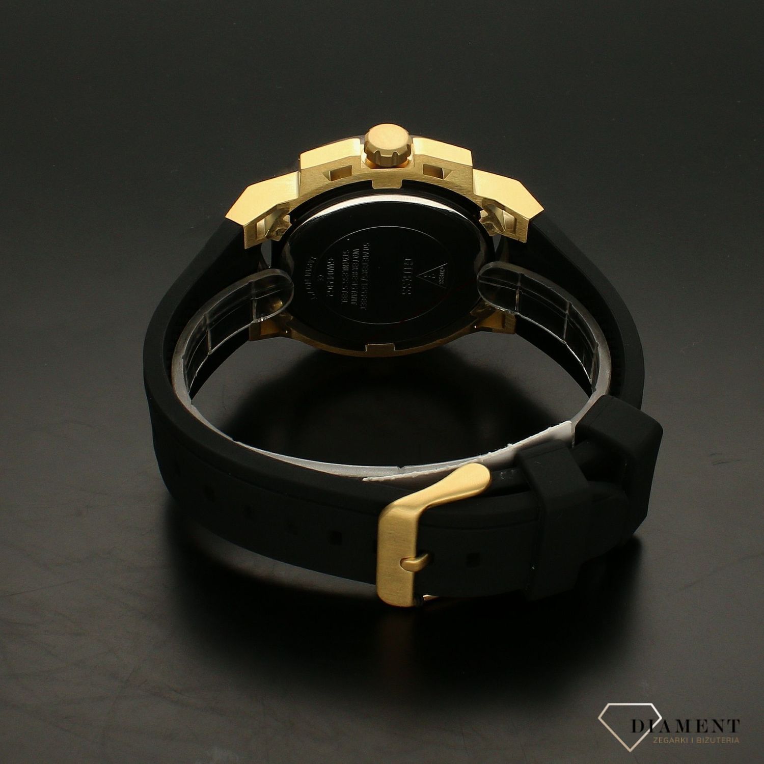 Zegarek męski GUESS Matrix GW0423G2 w czarno złotej kolorystyce to propozycja dla wszystkich tych, którzy nie chcą pozostać niezauważeni. Dokładność pracy zegarka zapewnia kwarcowy mechanizm..webp