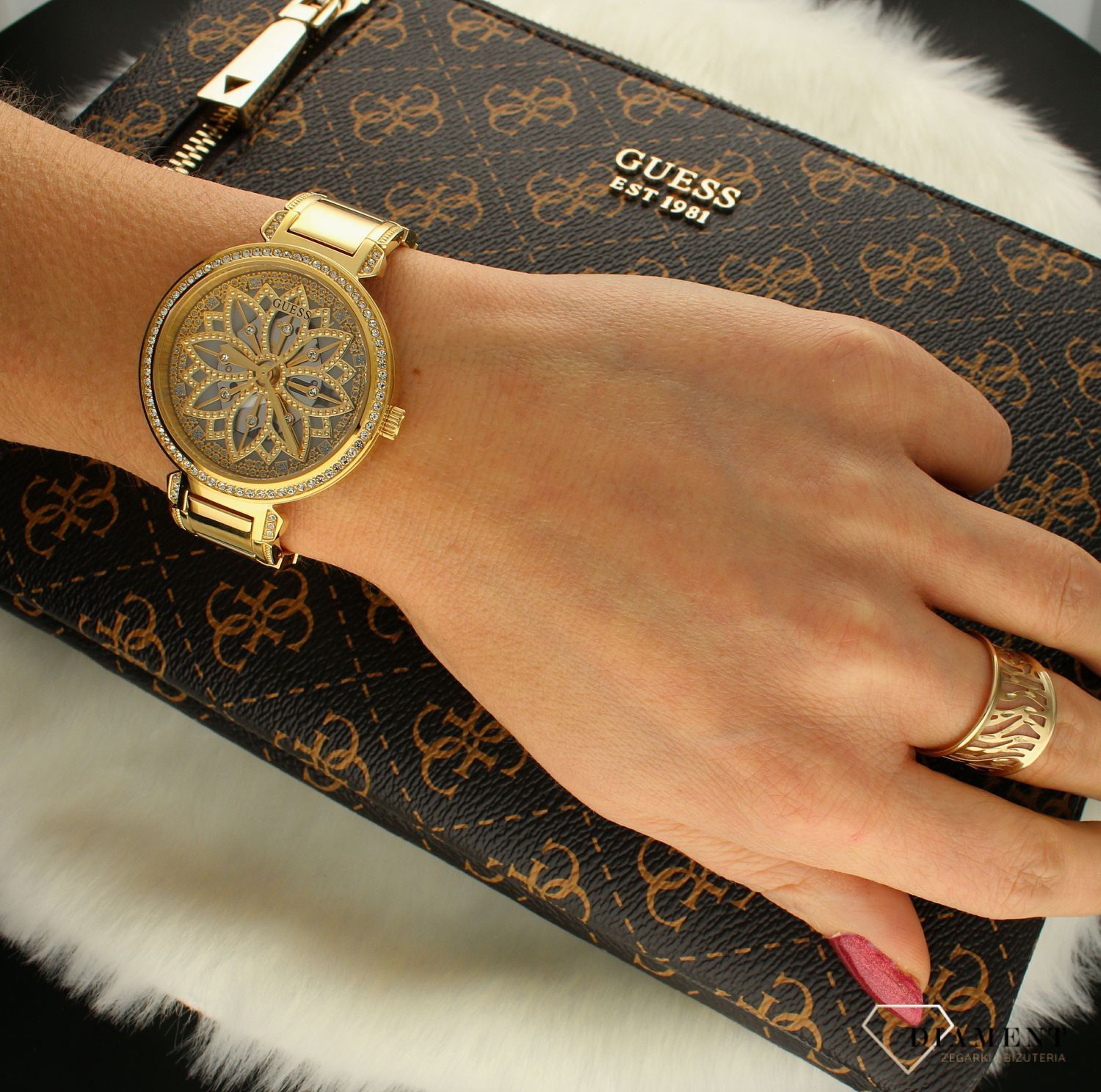 Zegarek damski Guess Floral 'Wzorzysta tarcza' GW0528L2 (1).jpg