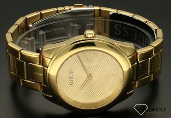Zegarek damski GUESS GW0606L2 to nowoczesny, elegancki model zegarka. Bransoleta i koperta w kolorze żółtego złota. Tarcza zegarka w złotym kolorze z geometrycznymi wzorami. Idealny na prezent dla blis (3).jpg