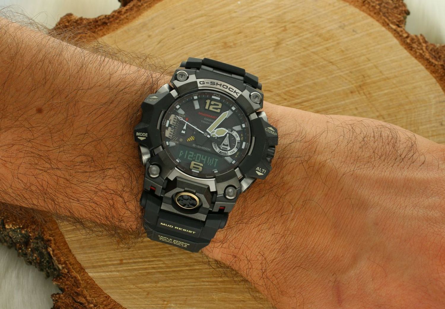 Zegarek męski G-SHOCK Casio Mudmaster Carbon Core GWG-B1000-1AER. Męski zegarek sportowy G-shock. Zegarek wstrząsoodporny Casio G-shock. Zegarek odporny na błoto i kurz. Zegarek męski karbonowy. Zegarek solarny sportowy. Zegarek na prezent d.jpg