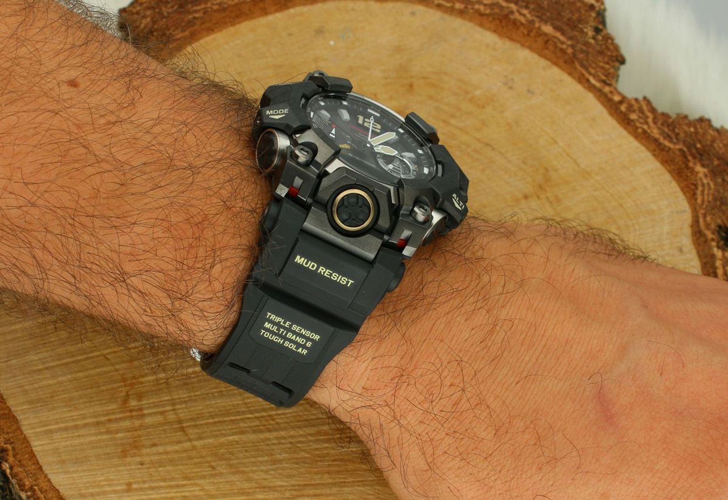 Zegarek męski G-SHOCK Casio Mudmaster Carbon Core GWG-B1000-1AER. Męski zegarek sportowy G-shock. Zegarek wstrząsoodporny Casio G-shock. Zegarek odporny na błoto i kurz. Zegarek męski karbonowy. Zegarek solarny sportowy. Zegarek na prezent d.jpg