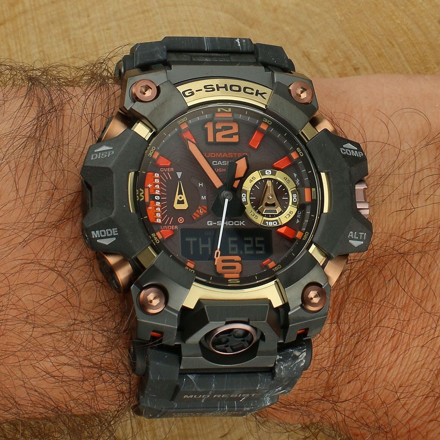 Casio G-SHOCK Mudmaster GWG-B1000MG-1A9ER Magma Gold.jpg