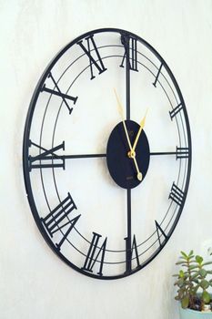 Zegar ścienny JVD HJ103 średnica 57 cm. Duży efektowny czarny metalowy zegar ścienny do salonu holu recepcji JVD LOFT HJ103 (6).JPG