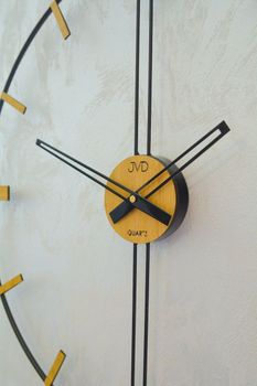 Zegar ścienny JVD HJ105 średnica 57 cm. Duży efektowny czarno-brązowy metalowy zegar ścienny do salonu holu recepcji JVD LOFT HJ105 ✓ Kurier Gratis 24h (4).JPG