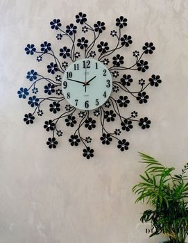 Zegar na ścianę Czarne Kwiaty nowoczesny z kryształkami JVD kwiatki HJ85 (4).JPG