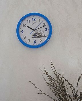 Zegar na ścianę dla dziecka Wyścigowy HP612.D5. Zegar na ścianę dla dziecka na ścianę. Zegar w okrągłym kształcie w kolorze niebieskim z motywem samochodu (2).JPG