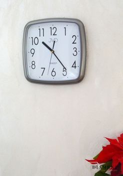 Zegar na ścianę do pokoju szary✓Zegary ścienne w kolorze szarym . Kwadratowy zegar szara rama ✓Zegar ścienny (1).JPG