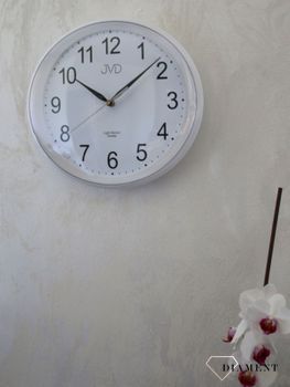 Zegar ścienny w białym kolorze z wyraźną tarcza. Zegar z podświetleniem. Zegary na ścianę. Tarcza zegarka podświetlana automatycznie po zmroku (2).JPG