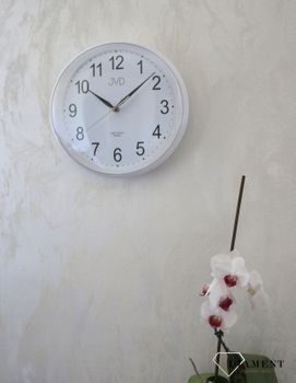 Zegar ścienny w białym kolorze z wyraźną tarcza. Zegar z podświetleniem. Zegary na ścianę. Tarcza zegarka podświetlana automatycznie po zmroku (3).JPG