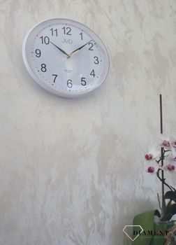 Zegar ścienny w białym kolorze z wyraźną tarcza. Zegar z podświetleniem. Zegary na ścianę. Tarcza zegarka podświetlana automatycznie po zmroku (5).JPG