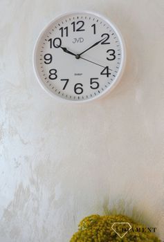 Zegar ścienny biały JVD.  Zegar biały na ścianę 25 cm. Zegar na baterię. Zegar ścienny w obudowie w kolorze białym z białą wyraźna tarczą.  (6).JPG
