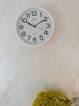Zegar ścienny biały JVD.  Zegar biały na ścianę 25 cm. Zegar na baterię. Zegar ścienny w obudowie w kolorze białym z białą wyraźna tarczą.  (7).JPG