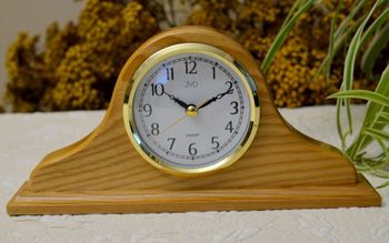 Zegar kominkowy drewniany HS2007.1. Piękny zegar kominkowy z czytelną tarczą, dzięki której odczytasz godzinę ,,na pierwszy rzut oka (2).JPG