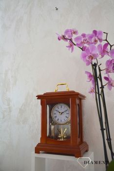 Zegar kominkowy drewniany JVD HS3007.1 to zegar kominkowy wykonany z drewna w kolorze jasnego orzecha. Piękny zegar do stylowego wnętrza.  (1).JPG