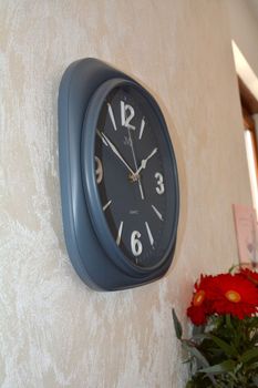 Zegar na ścianę do pokoju ciemno szary JVD  ✓Zegary ścienne✓ Zegar ścienny do salonu do zegary do biura (7).JPG