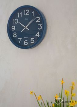 Zegar na ścianę JVD do pokoju niebieski HX2472.4. Zegar ścienny w kolorze niebieskim. Niebieska tarcza zegarka z białymi cyframi arabskimi i białymi wskazówkami. Zegar ścienny do pokoju. Świetna ozdoba ściany  (5).JPG