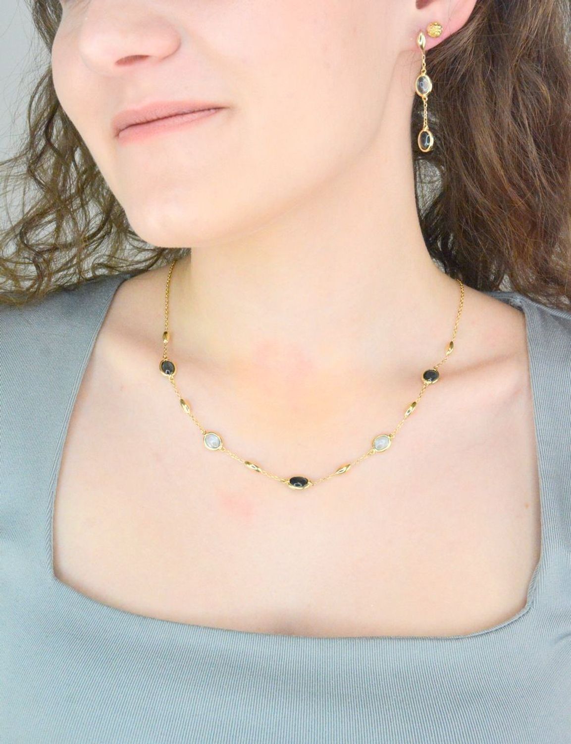 Złote kolczyki wiszące z topazami LB próba 585, I0NUO13908. Złote kolczyki z topazami  (1).JPG