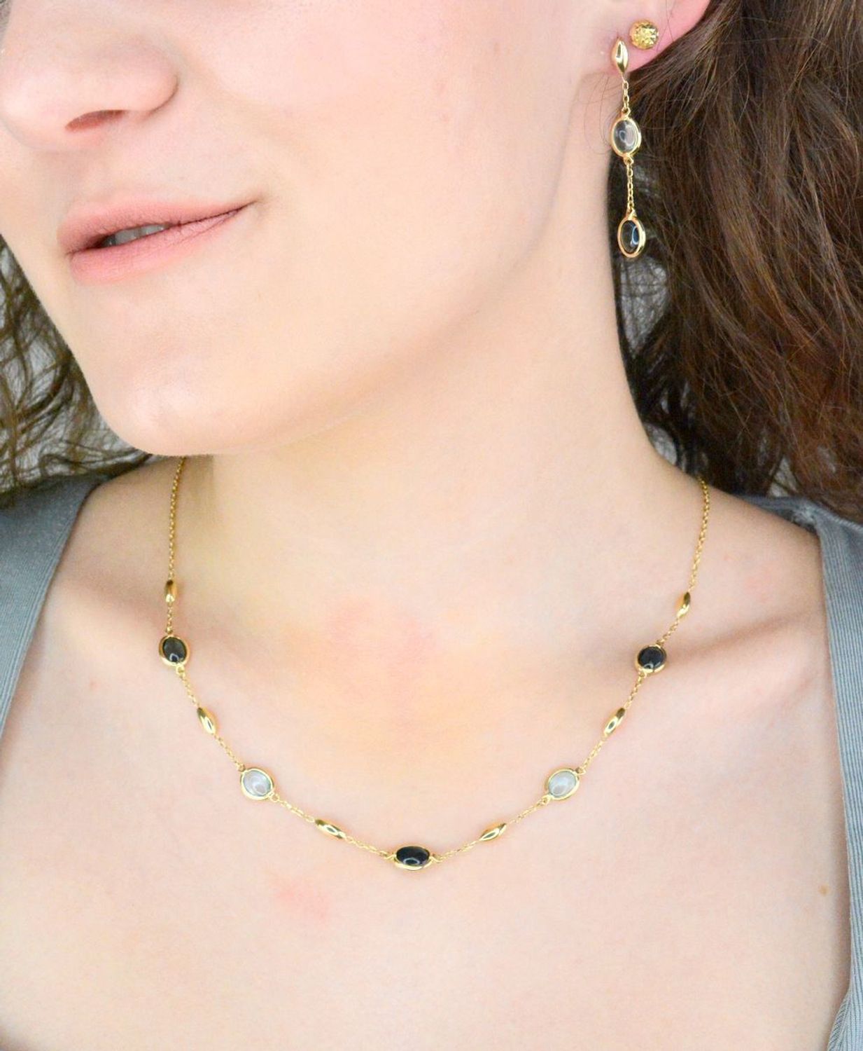 Złote kolczyki wiszące z topazami LB próba 585, I0NUO13908. Złote kolczyki z topazami  (1).JPG