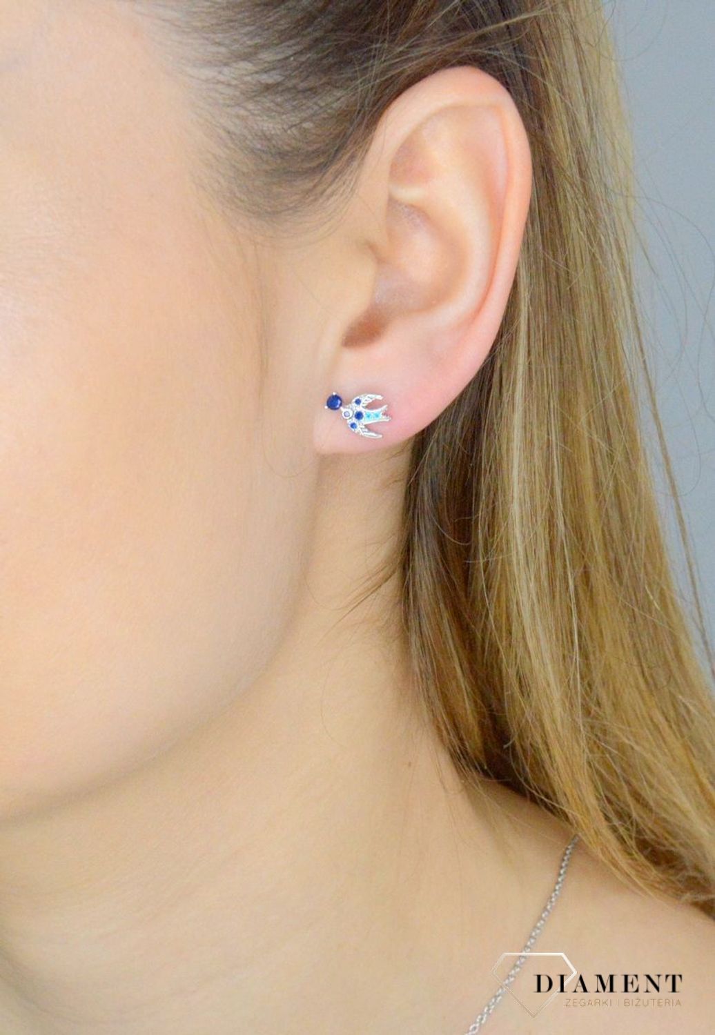 Srebrne kolczyki 925 Jaskółki z cyrkoniami IM0080623KS. Srebrne kolczyki damskie. Kolczyki jaskółki z cyrkoniami. Kolczyki jaskółki na sztyft. Kolczyki srebrne wkrętki idealne na prezent..jpg