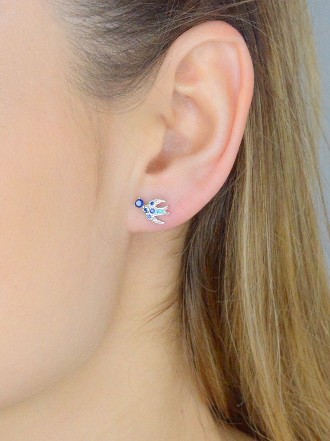 Srebrne kolczyki 925 Jaskółki z cyrkoniami IM0080623KS. Srebrne kolczyki damskie. Kolczyki jaskółki z cyrkoniami. Kolczyki jaskółki na sztyft. Kolczyki srebrne wkrętki idealne na prezent..jpg