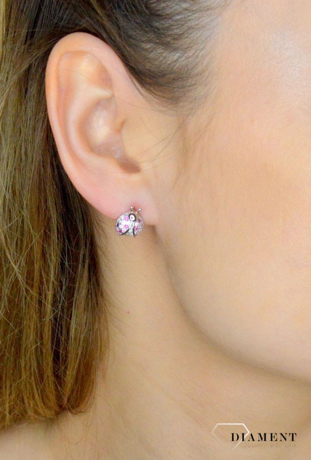 Srebrne kolczyki dziecięce 925 biedronki z cyrkoniami IM0100623KS. Srebrne kolczyki dziecięce. Kolczyki biedronki z cyrkoniami. Kolczyki biedronki na sztyft. Kolczyki srebrne wkrętki idealne na prezent..jpg