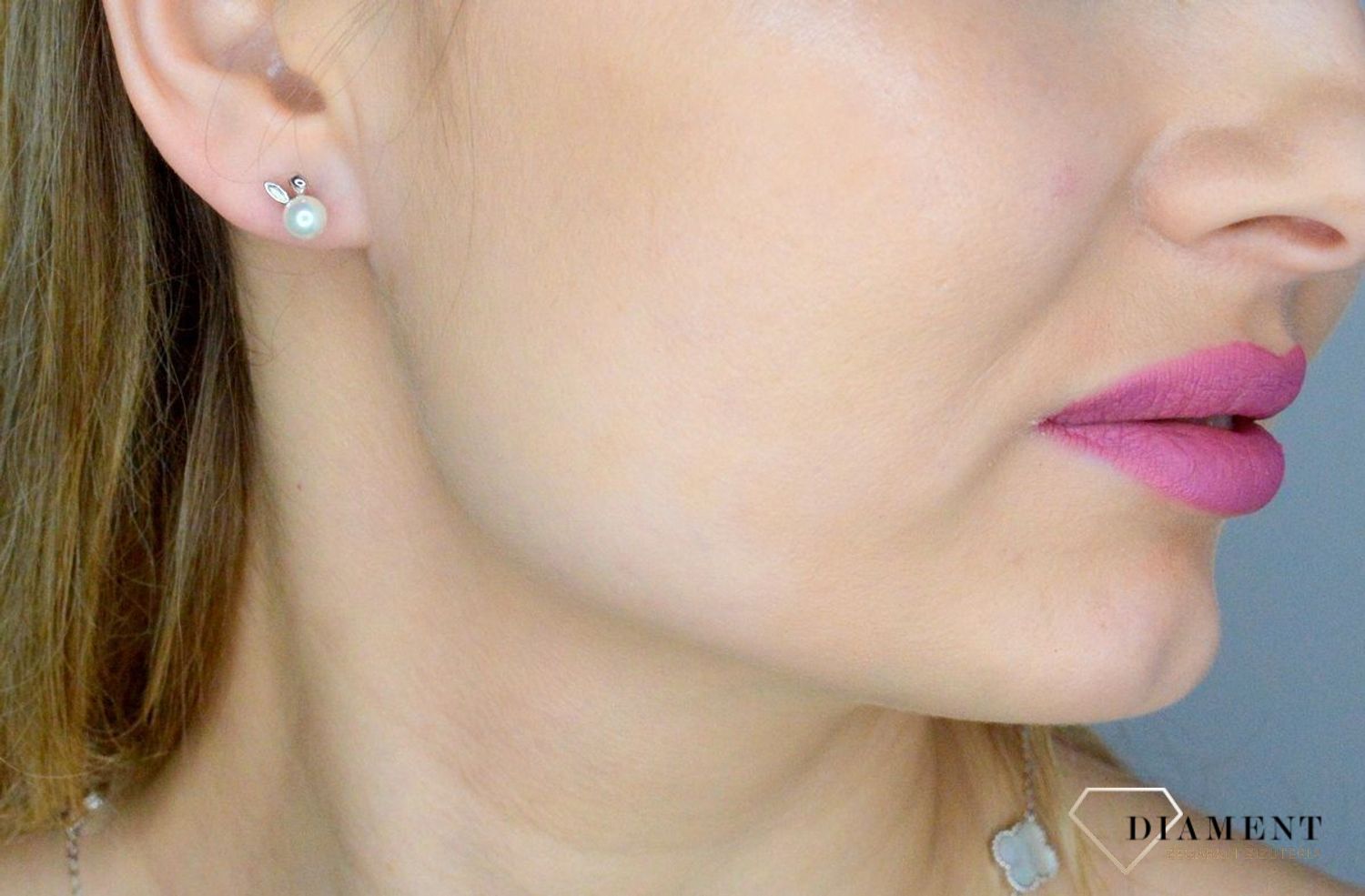 Srebrne kolczyki Ag 925 Uszy królika z perłą IM0250623KS (2).jpg