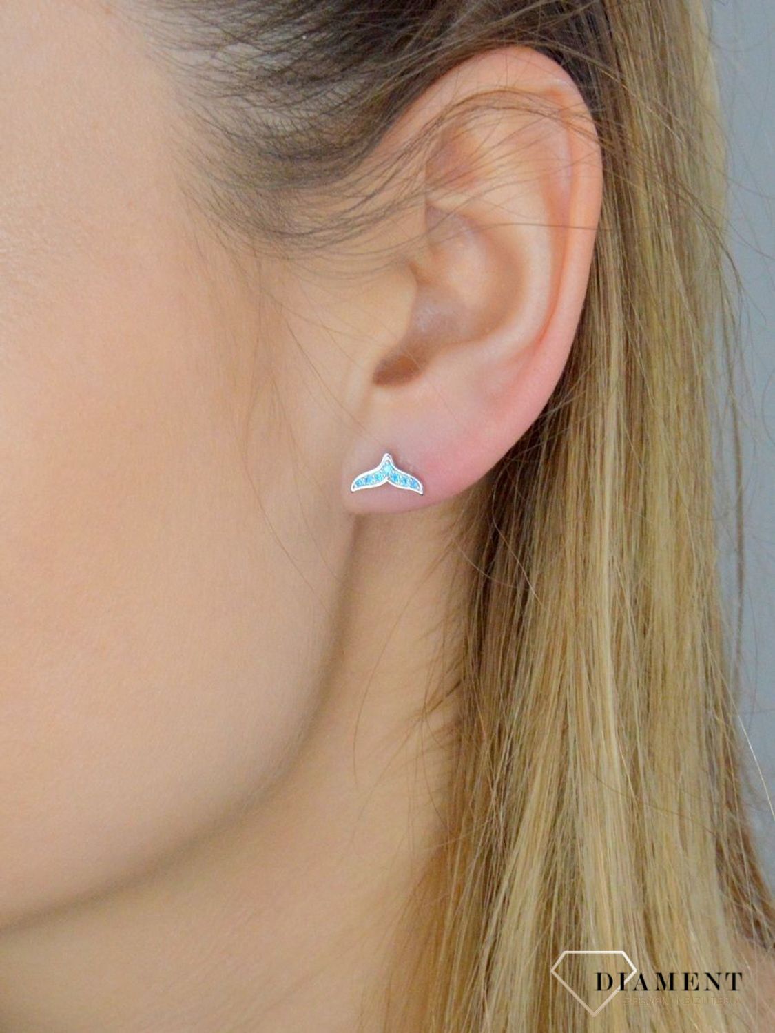 Srebrne kolczyki dziecięce 925 Rybi ogon z cyrkoniami IM0320623KS.jpg