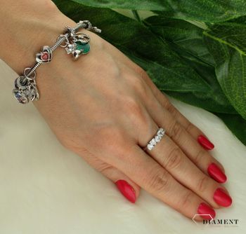 Srebrny pierścionek damski 925 cyrkonie w kształcie serduszek IM0590923RR.jpg