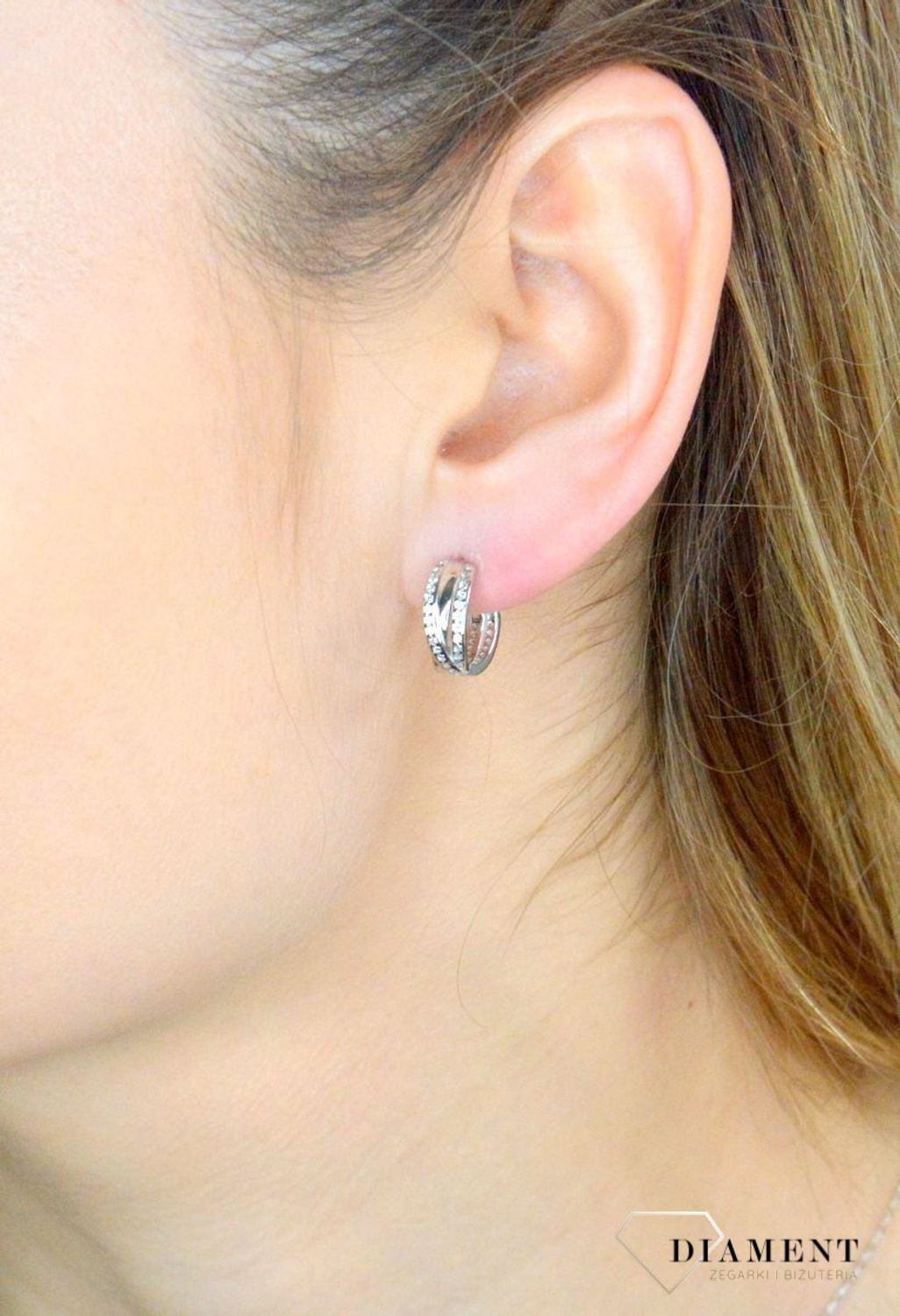 Srebrne kolczyki damskie 925 kółka z cyrkoniami IM0670623KS. Kolczyki srebrne damskie. Kolczyki srebrne z cyrkoniami. Kolczyki srebrne kółka. Kolczyki idealne na prezent..jpg