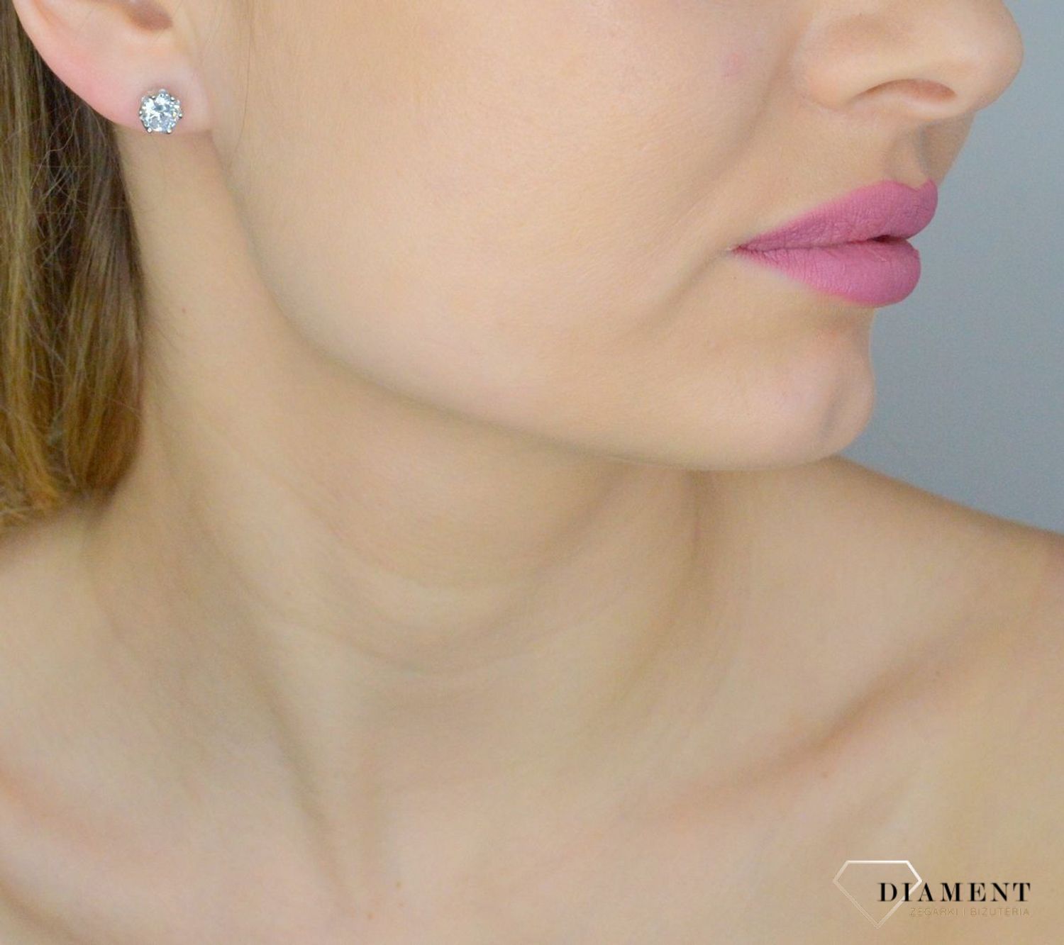 Srebrne kolczyki wkrętki 925 okrągłe cyrkonie IM0850423KSR. Srebrne kolczyki damskie. Srebrne kolczyki wkrętki. Kolczyki srebrne z okrągłą cyrkonią. Kolczyki srebrne idealne na prezent dla kobiety..jpg