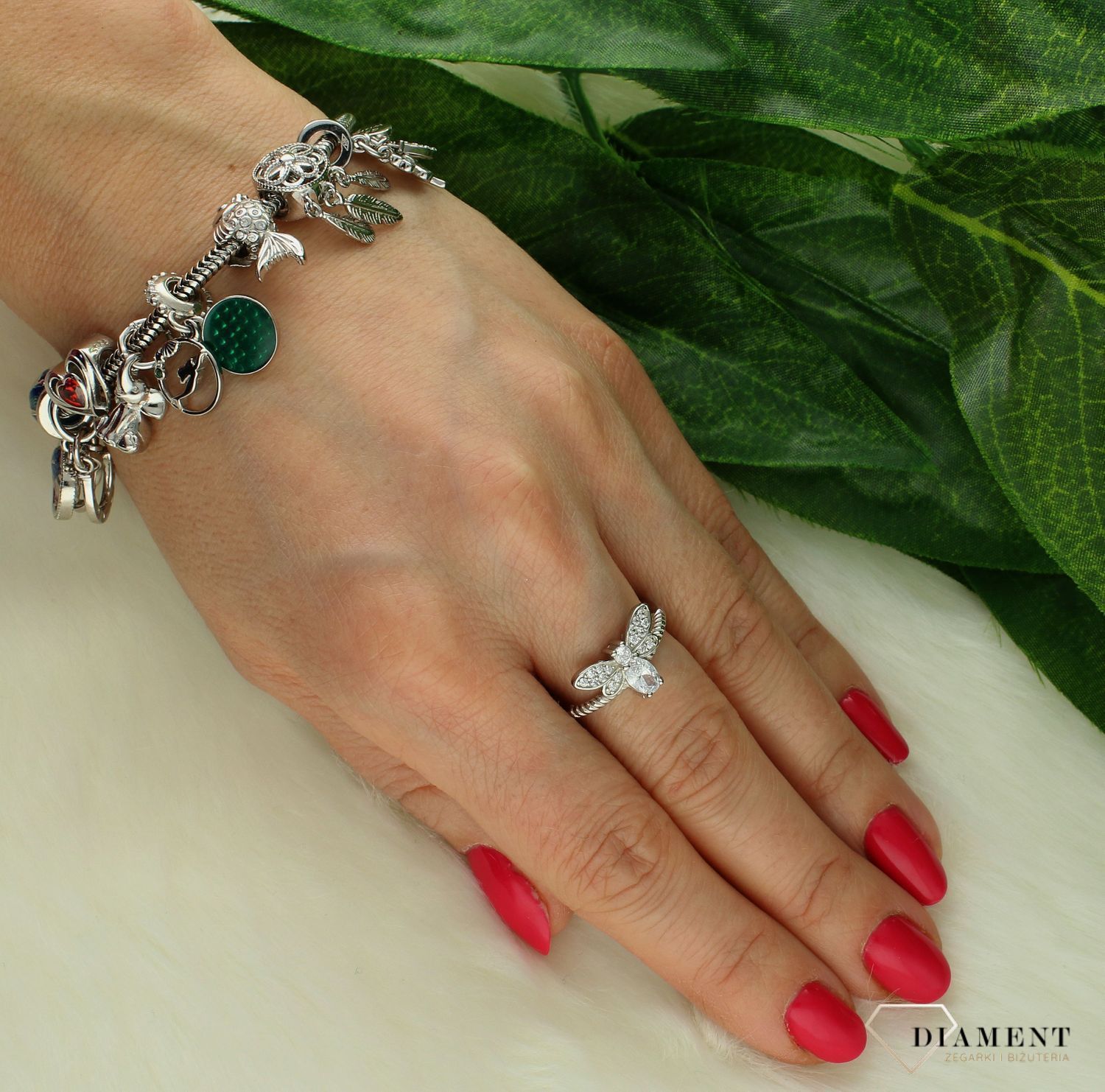 Srebrny pierścionek damski 925 pszczoła z cyrkoniami IM1080423RR.jpg