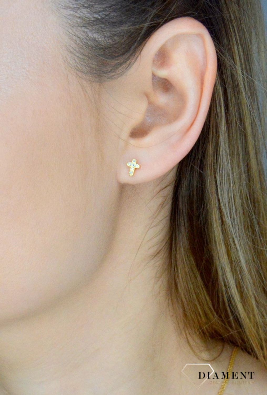 Srebrne kolczyki 925 pozłacane krzyżyki z cyrkoniami IMK0050923G. Srebrne kolczyki damskie. Kolczyki srebrne wkrętki. Kolczyki srebrne na sztyft w pozłoceniu. Kolczyki idealne na prezent. Kolczyki krzyżyki z cyrkoniami..jpg