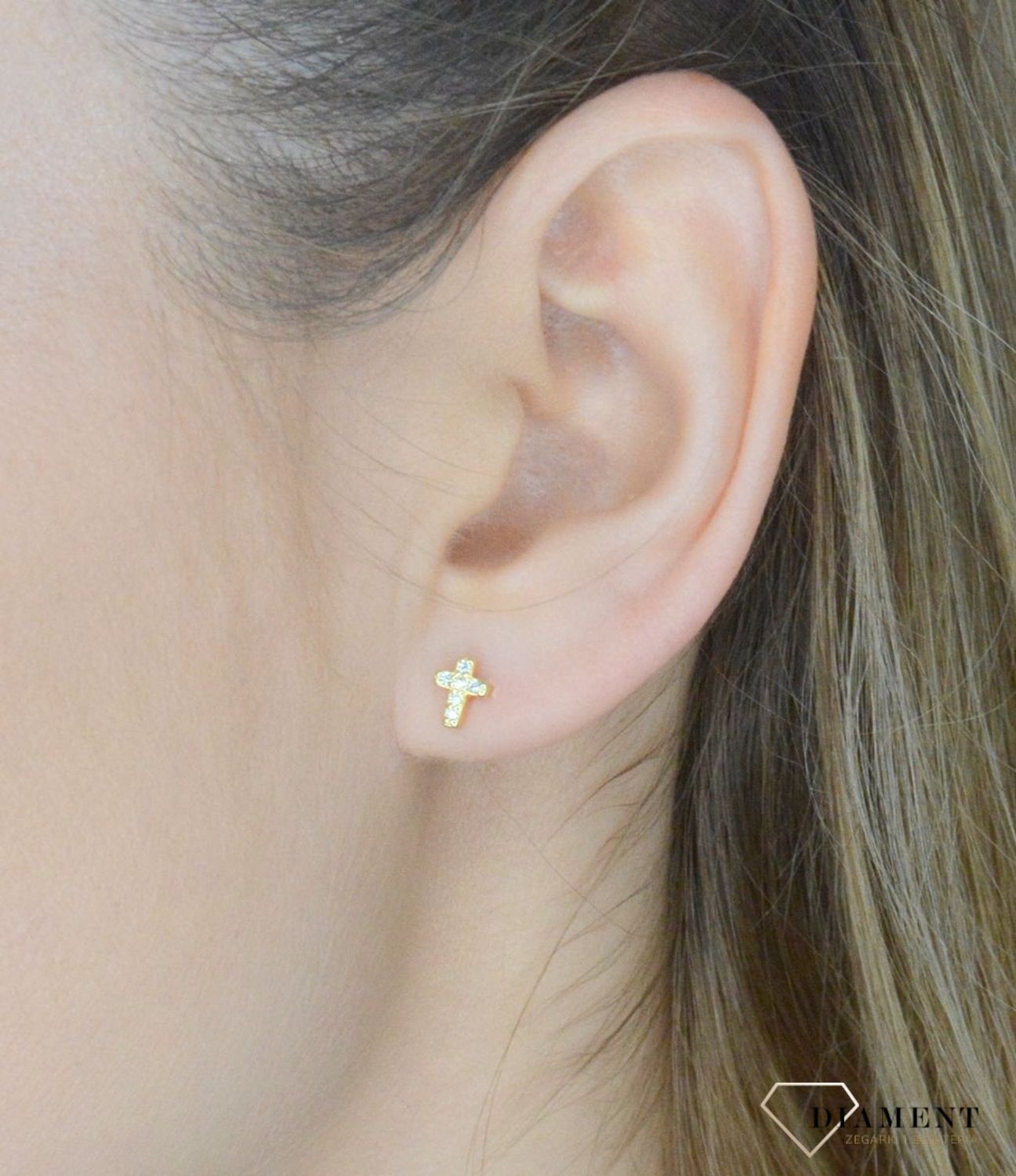 Srebrne kolczyki 925 pozłacane krzyżyki z cyrkoniami IMK0050923G. Srebrne kolczyki damskie. Kolczyki srebrne wkrętki. Kolczyki srebrne na sztyft w pozłoceniu. Kolczyki idealne na prezent. Kolczyki krzyżyki z cyrkoniami..jpg