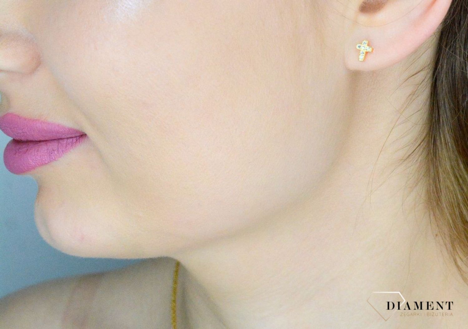 Srebrne kolczyki 925 pozłacane krzyżyki z cyrkoniami IMK0050923G. Srebrne kolczyki damskie. Kolczyki srebrne wkrętki. Kolczyki srebrne na sztyft w pozłoceniu. Kolczyki idealne na prezent. Kolczyki krzyżyki z cyrkoniami..jpg