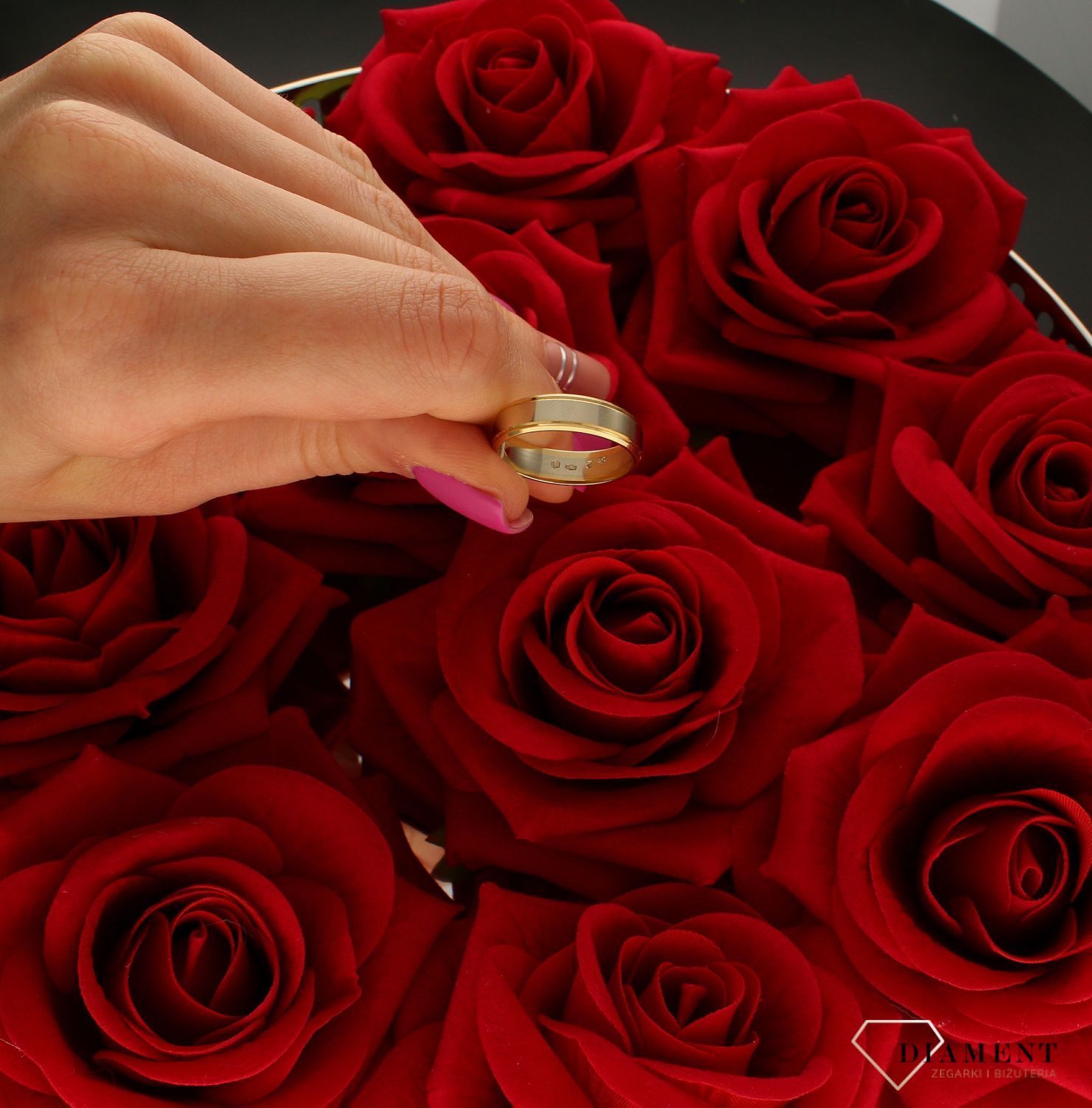 Złota obrączka dwukolorowa płaska 585 z białym środkiem – elegancja i klasyka, rozmiar 18.jpg