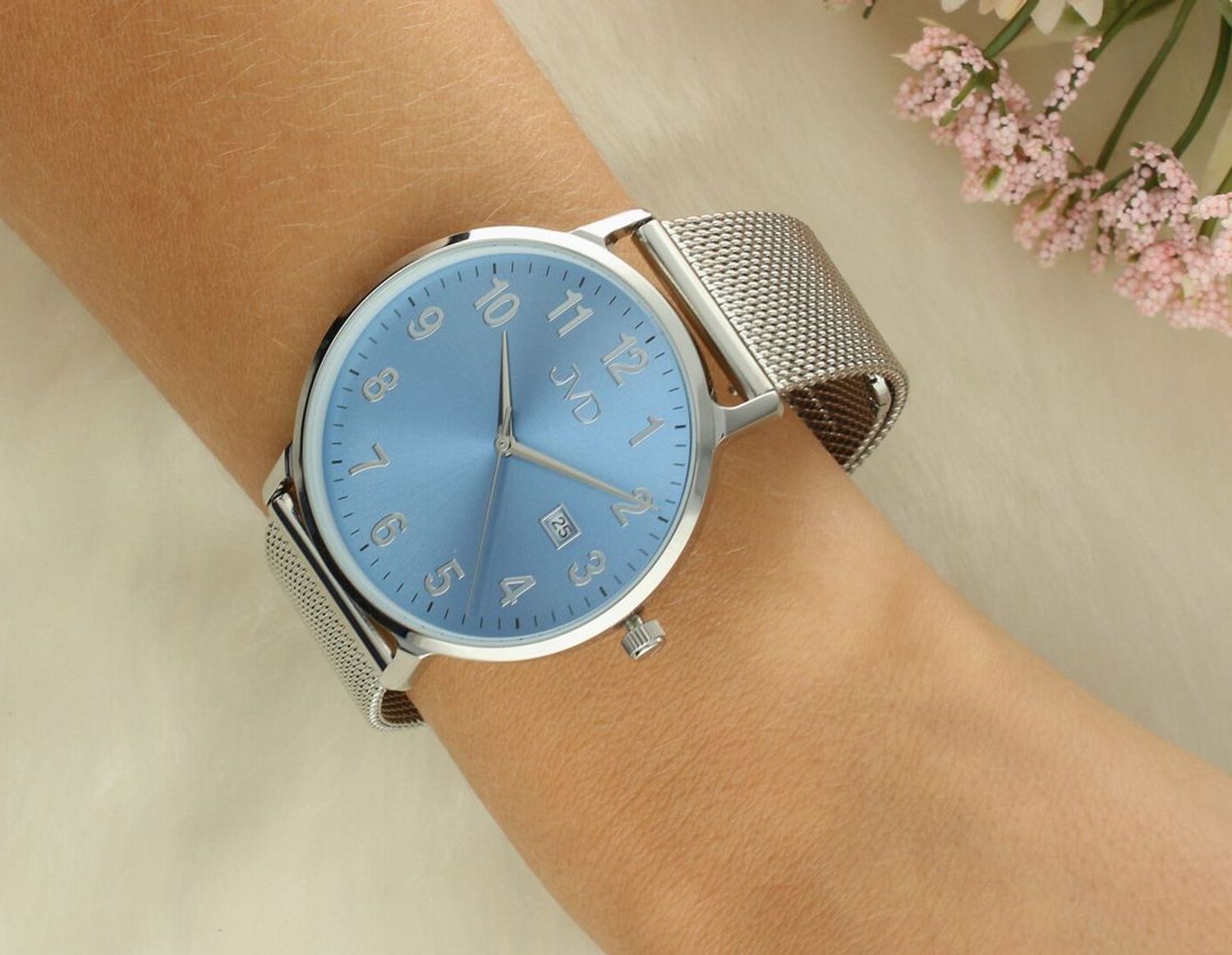 Stylowy zegarek JVD J-TS42 – niebieska tarcza, stal nierdzewna, bransoleta mesh, mechanizm Miyota, 5 ATM, szkło mineralne, średnica koperty 40 mm. Elegancja i wygoda.1.jpg