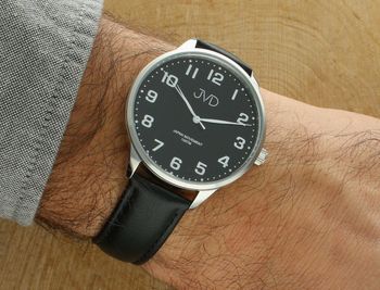 Elegancki zegarek męski JVD J1130.1 z czarnym skórzanym paskiem, antracytową stalową kopertą, japońskim mechanizmem Miyota i wodoszczelnością 10 ATM. 3.jpg